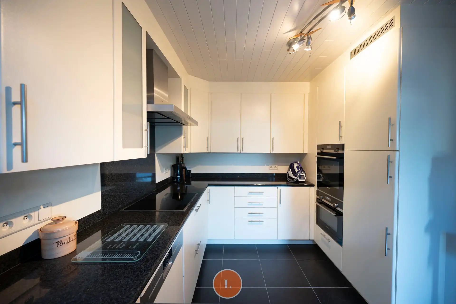 Goed onderhouden instapklare woning met garage foto 4