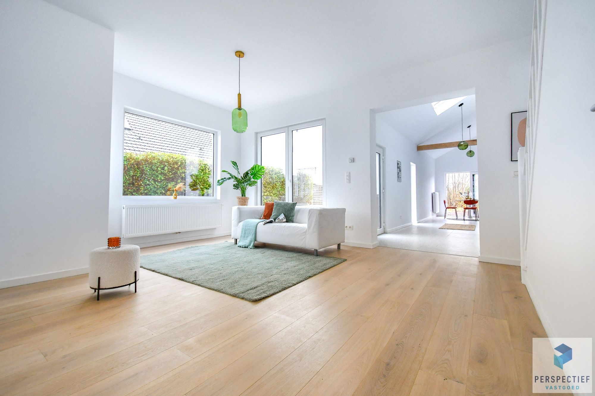 BEZOEKMOMENT ZATERDAG 20/12 VAN 9U TOT 10U30 | GERENOVEERDE, RUIME hedendaagse woning met GROTE tuin op TOPLOCATIE! foto 4