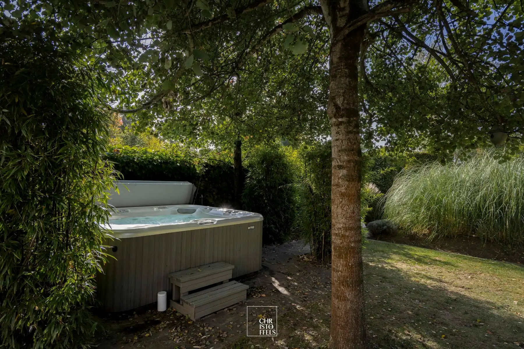 Architecturale villa  (488m²) met buitenzwembad op perceel van 1.281m²  foto 12