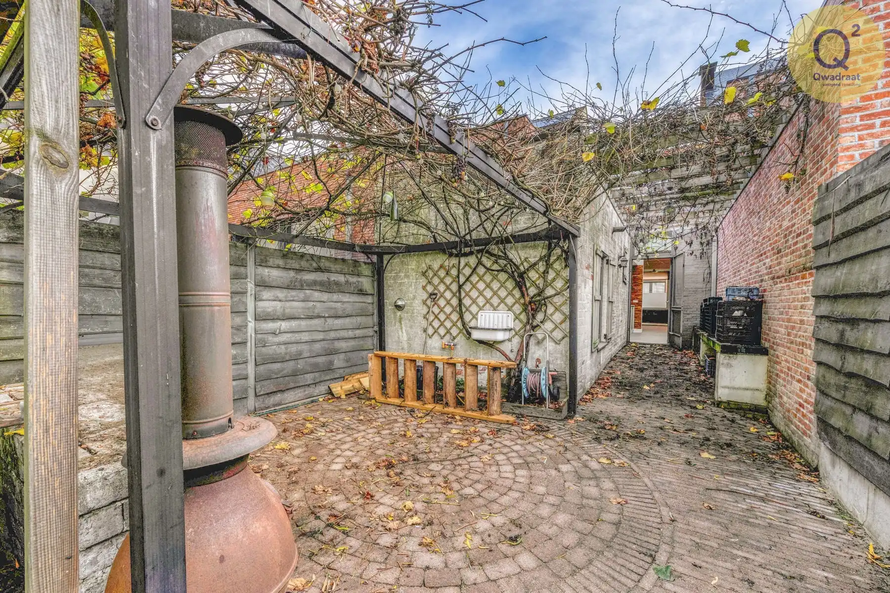 Gerenoveerde instapklare woning met grote tuin foto 41
