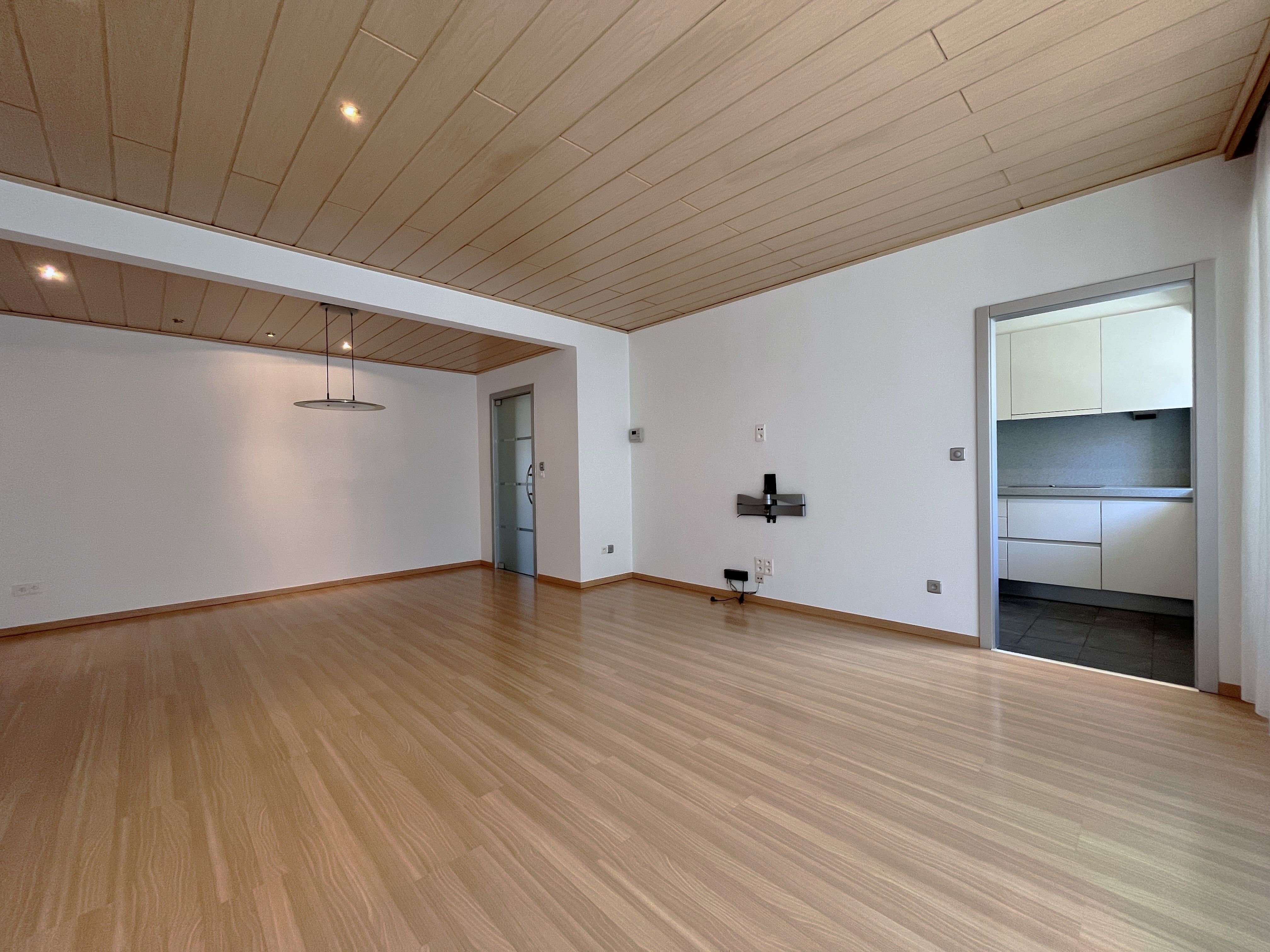 Ruim appartement, dubbele garage, 3 (slaap)kamers, nabij Hasselt centrum foto 7