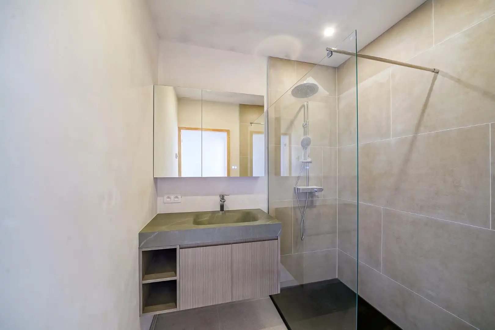 Nieuwbouwproject te Bredene bestaande uit 5 appartementen en 5 autotaanplaatsen. foto 5