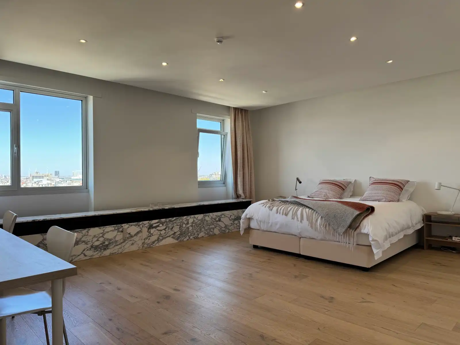 Ruim & lichtrijk  3 slaapkamer app. met Panoramisch Uitzicht foto 9