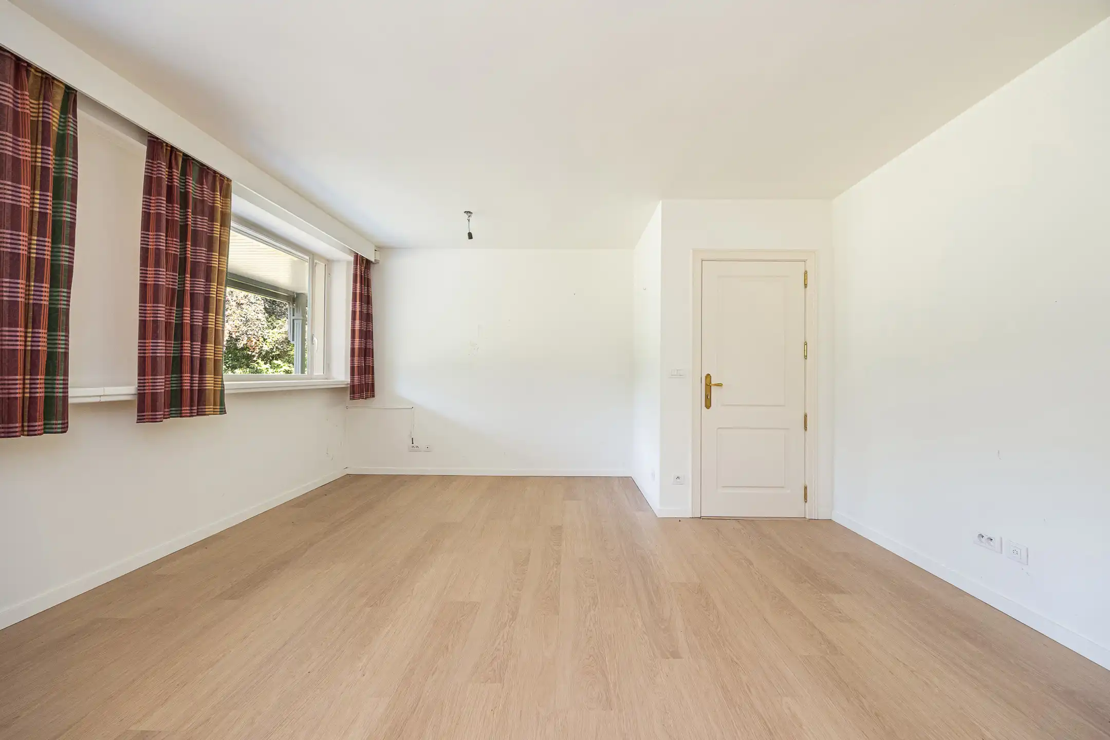 Ruime villa met 2 (mog. 3) slaapkamers op 2.030 m² op het ZW foto 23