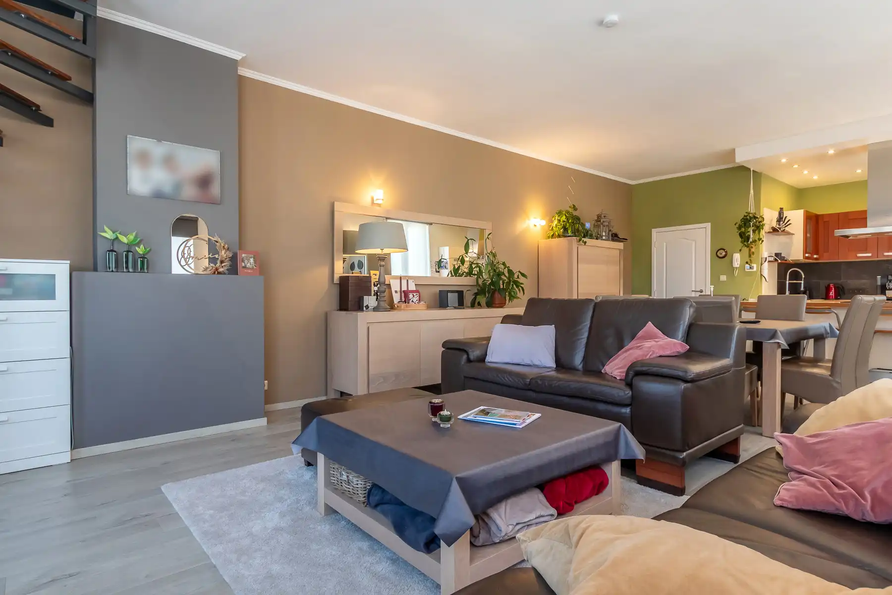 Prachtig gebouw met handelsruimte en 2 appartementen foto 20