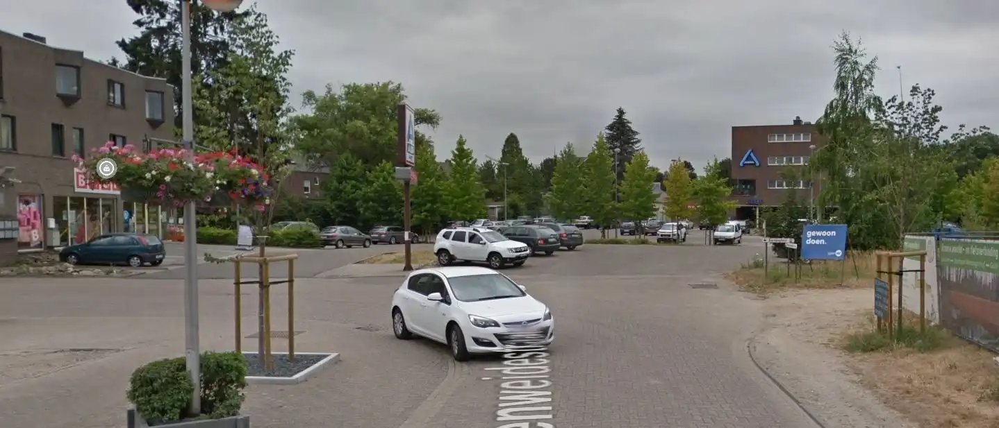 Ruim commercieel gelijkvloers Lanaken foto 16