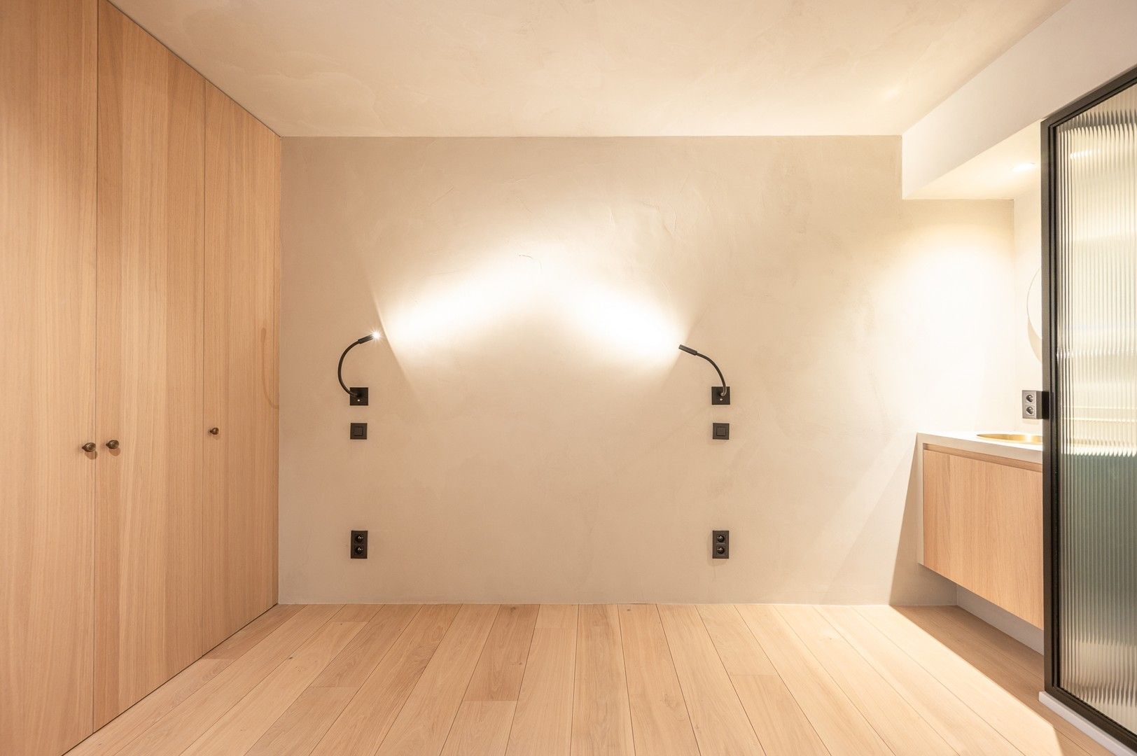 Gerenoveerd appartement met 3 slaapkamers, gelegen nabij de Zeedijk en het Driehoeksplein. foto 18