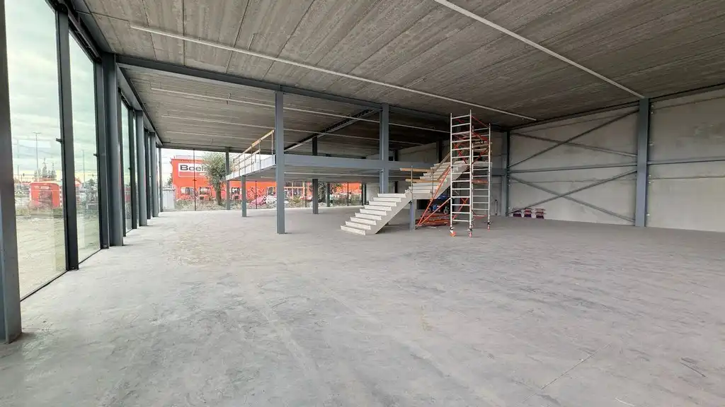 Nieuwbouw showroom met magazijn te huur aan A12 in Aartselaar foto 8