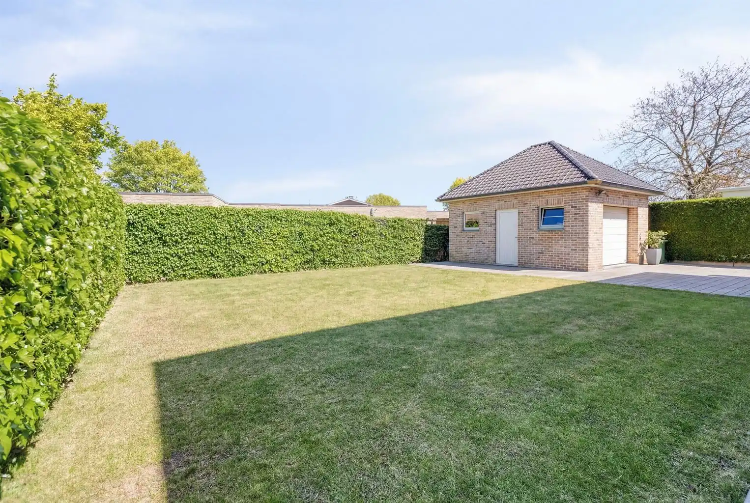 Prachtige vrijstaande villa met 5 (+3) slaapkamers, garage en omheinde tuin, ideaal gelegen op een boogscheut van het centrum van Maaseik.  foto 33