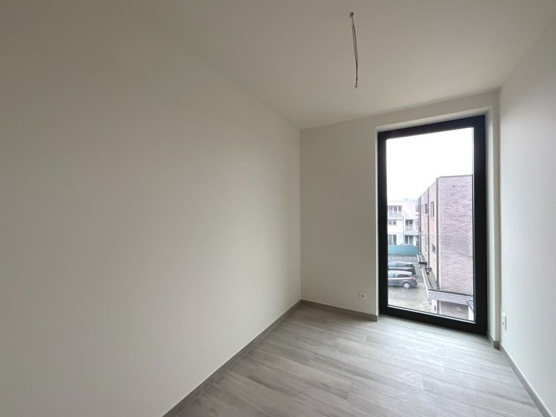 Prachtig gelegen nieuwbouw appartement met drie slaapkamers, groot terras en ondergrondse autostaanplaats foto 16