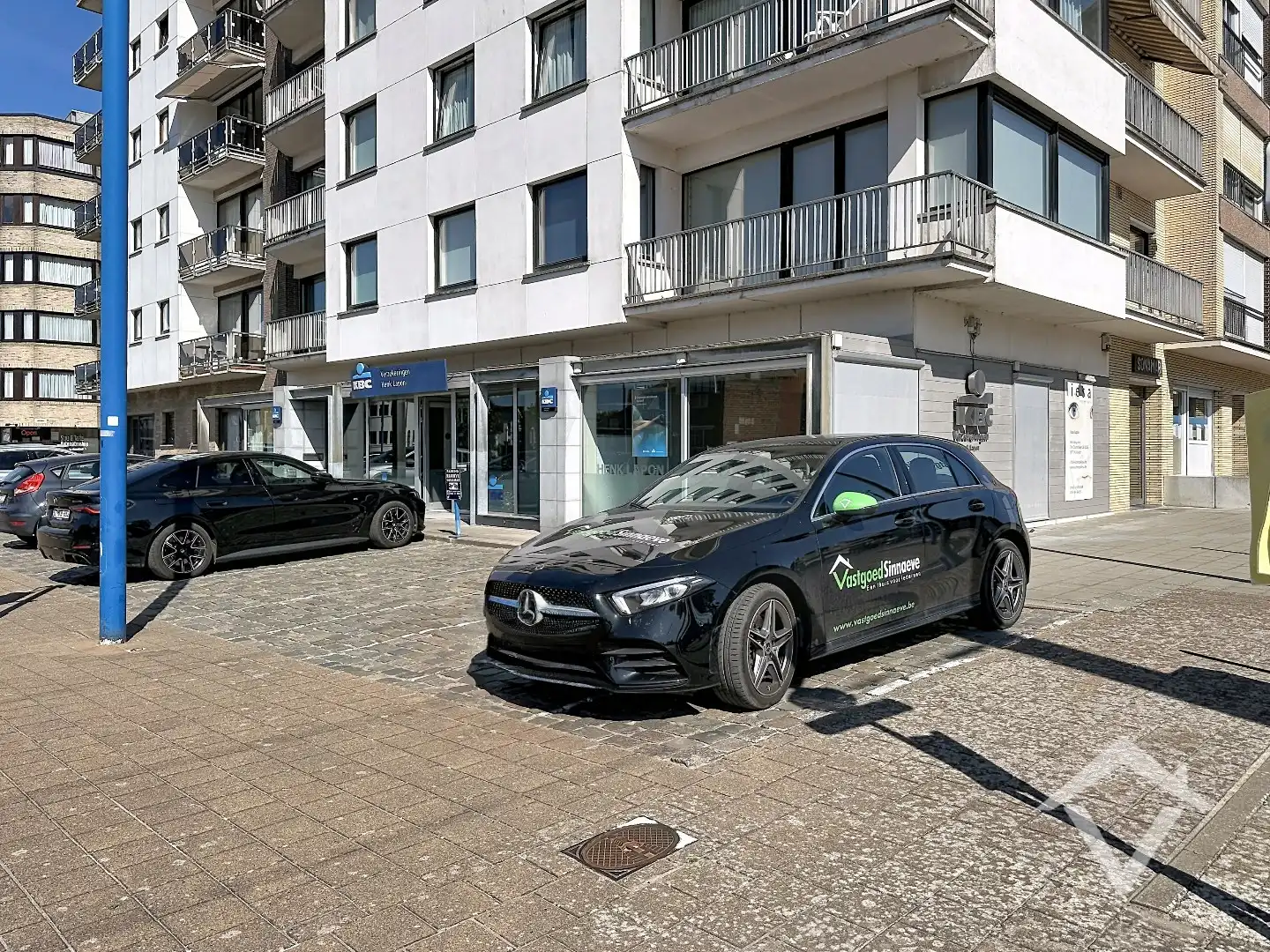 VOLLEDIG VERNIEUWD APPARTEMENT MET AUTOSTAANPLAATS OP EEN TOPLOCATIE IN KOKSIJDE foto 31