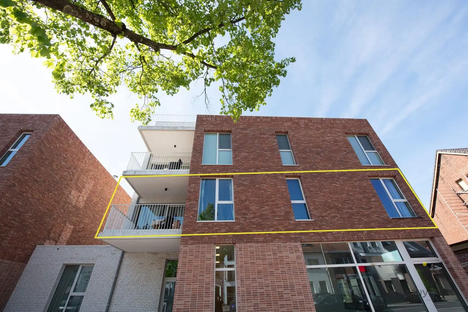 Recent 3 slaapkamer appartement met gezellig terras te Sint Antonius. foto 21