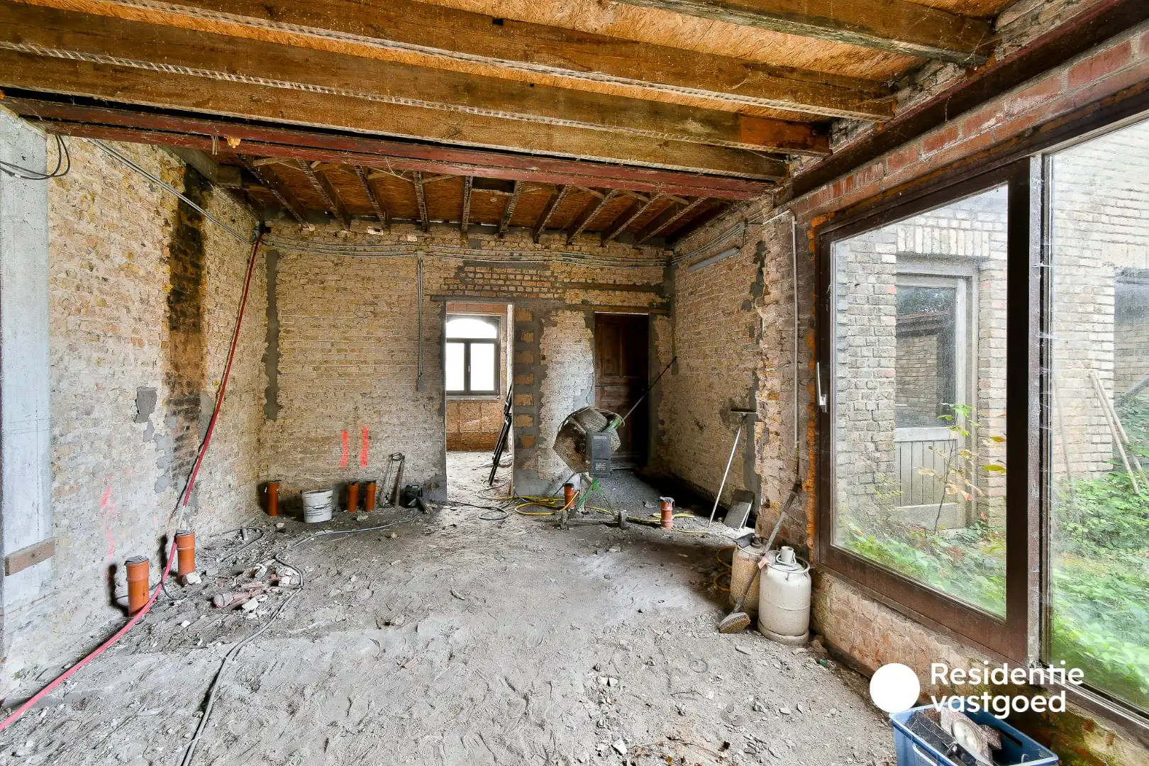 Ruime woning met uitzonderlijk veel mogelijkheden en prachtig zicht vanuit de tuin foto 10
