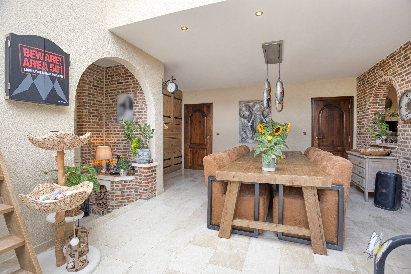 Zeer ruime instapklare open bebouwing met 5 slaapkamers op 819 m² in Lommel ! foto 3