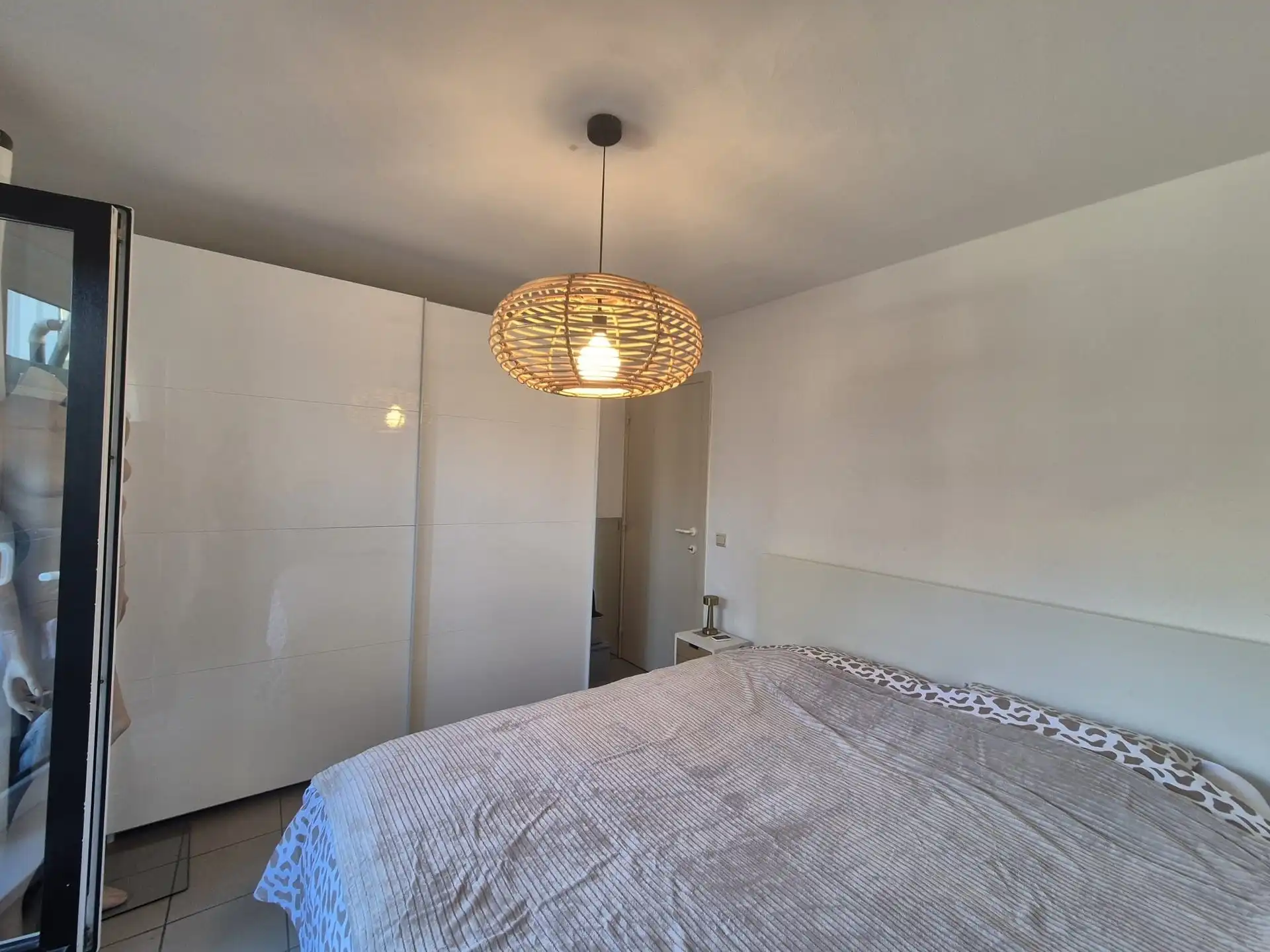 Zeer centraal gelegen appartement met terras. foto 13