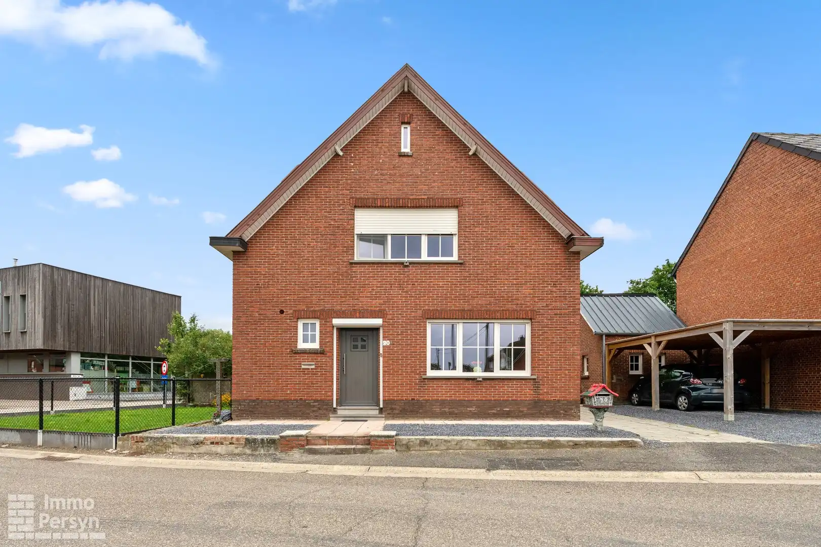 Charmante, gerenoveerde woning met carport en tuin foto 27