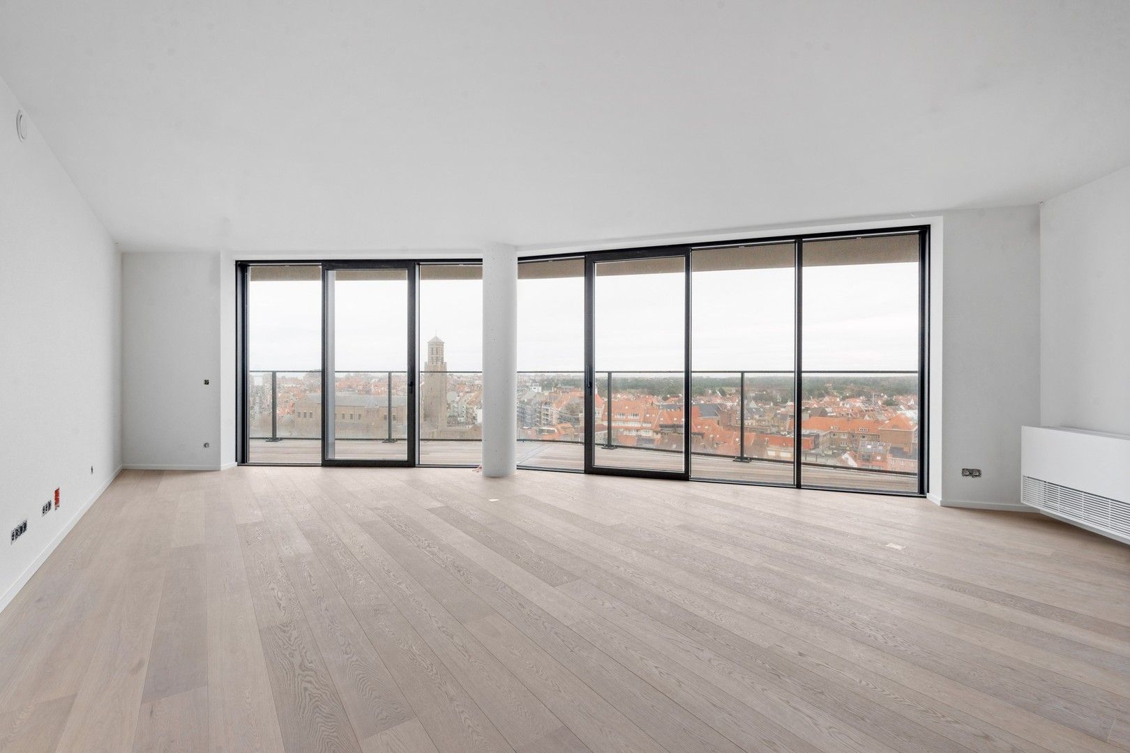 Magnifiek nieuwbouw appartement gelegen op de 10de verdieping genietend van panoramische zichten gelegen in de exclusieve residentie "The Tower" te Duinenwater. foto 2