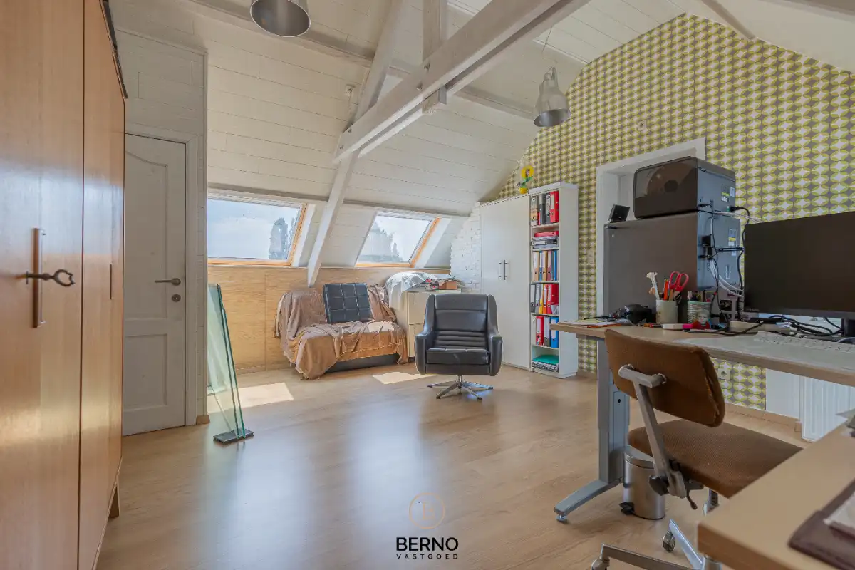 Instapklare gezinswoning op een perceel van 840 m² (weide van 1718m2) foto 14