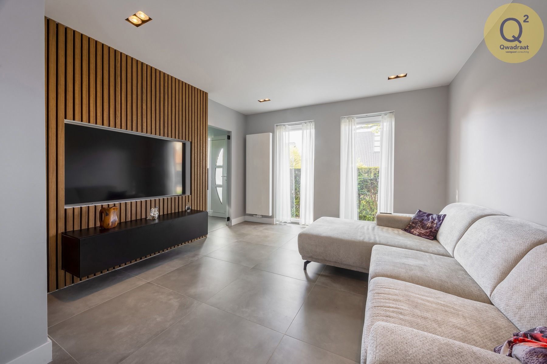 Ruime vernieuwde woning met 4 slpks en grote tuin foto {{pictureIndex}}