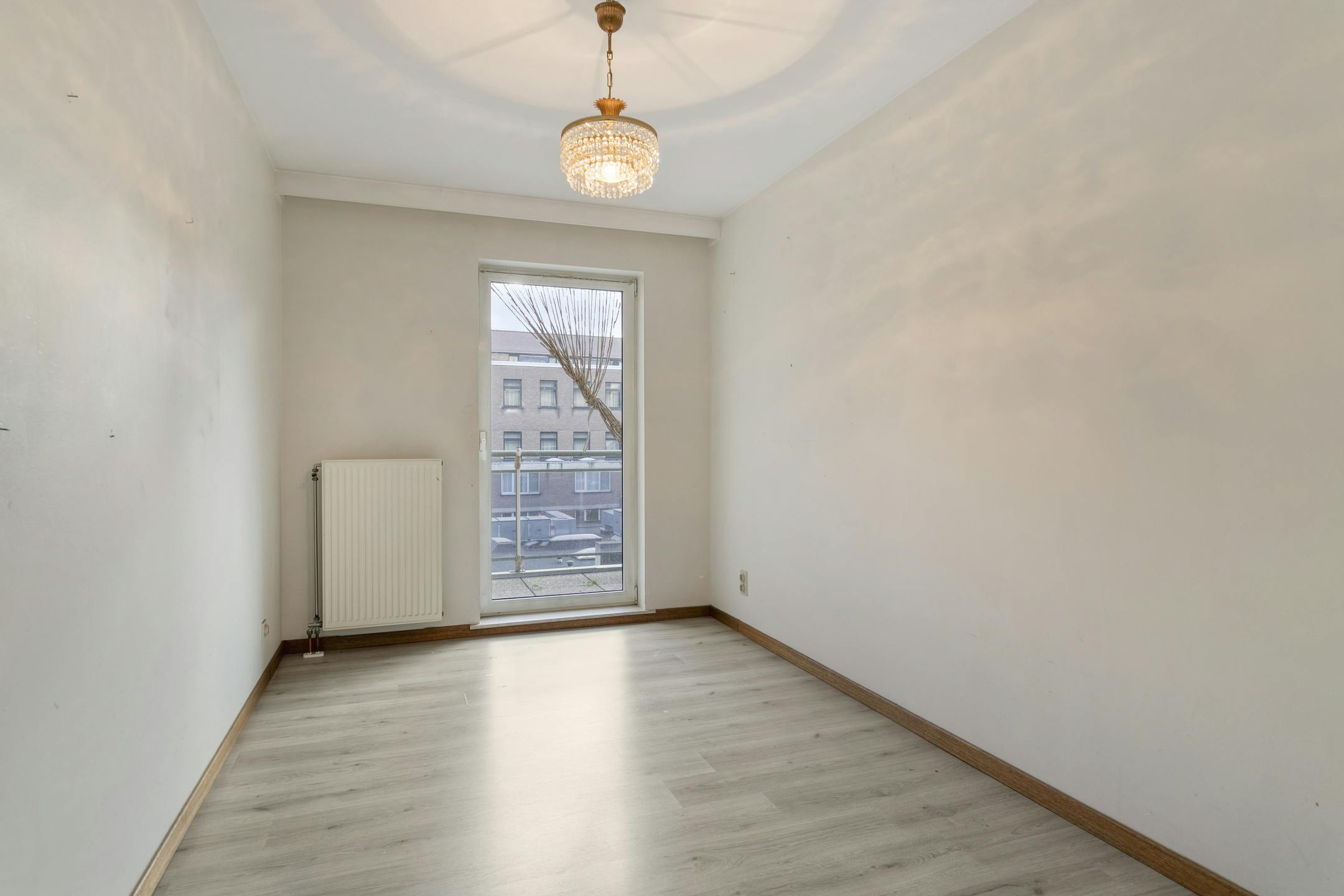 Instapklaar energiezuinig appartement met 2 slaapkamers in hartje Roeselare foto 8