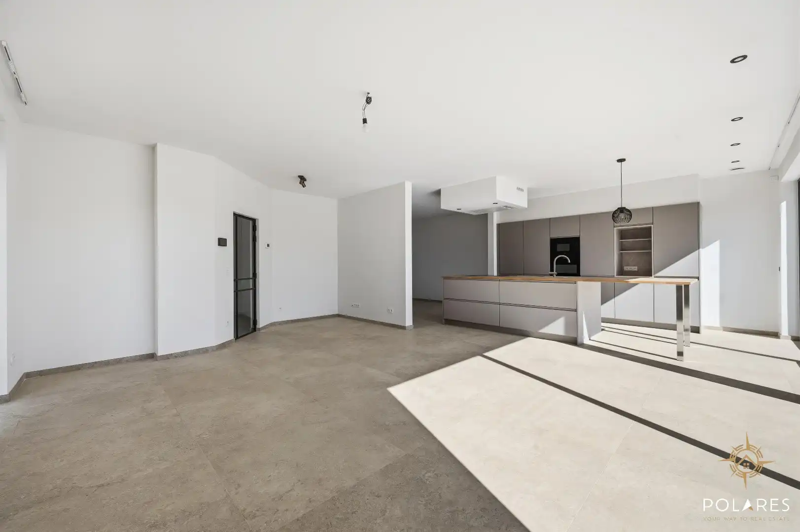 Rustig gelegen nieuwbouwwoning met 3 slaapkamers en tuin foto 3