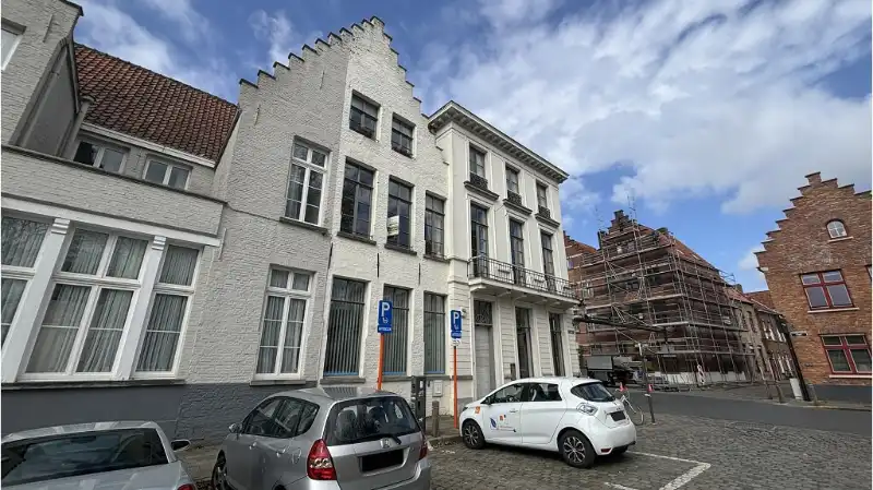 Ruim en comfortabel 3-slaapkamerappartement met GARAGE te huur in Brugge foto 11