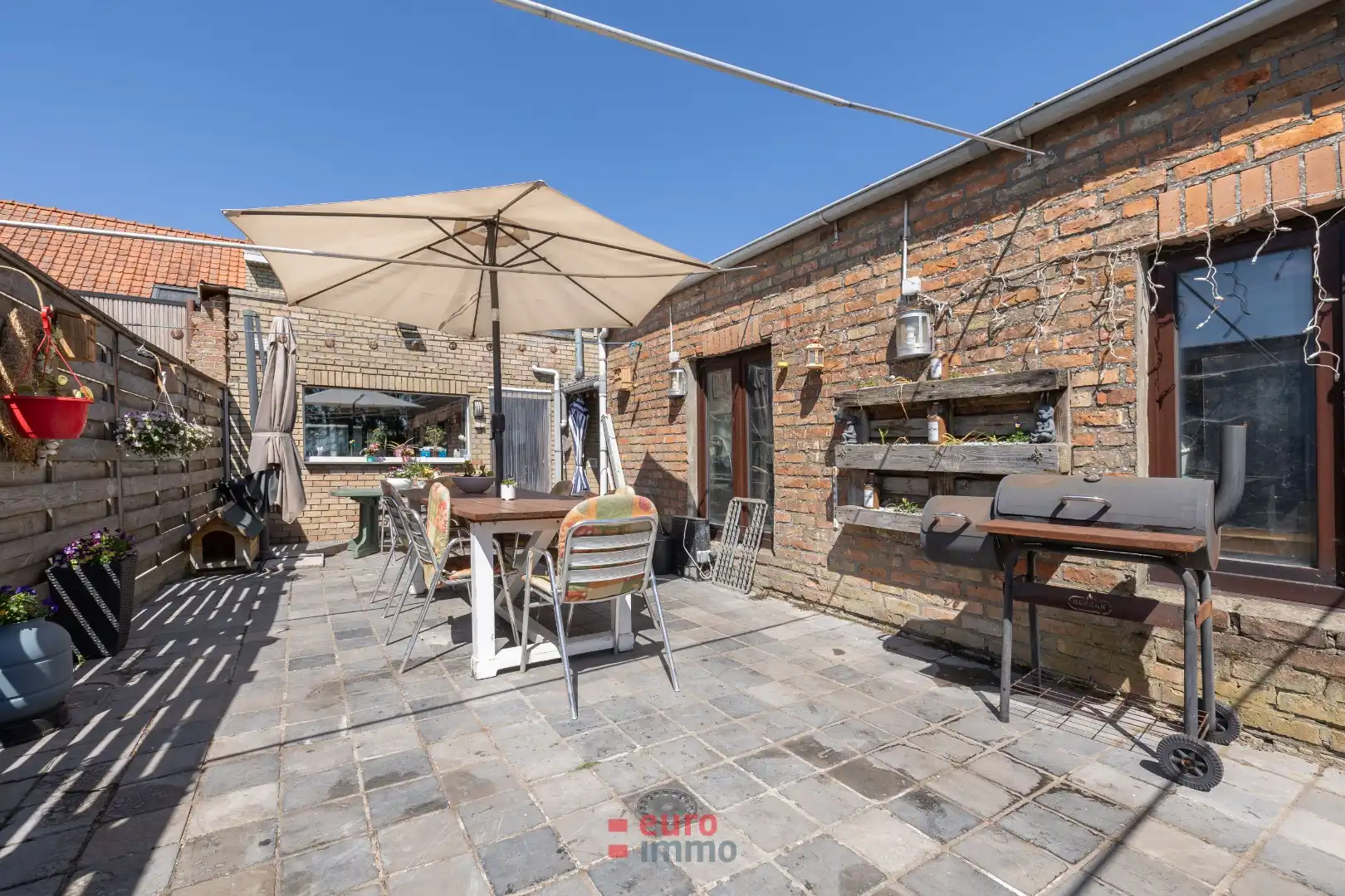 Ruime rijwoning met 4 slaapkamers in het pittoreske Ramskapelle foto 4