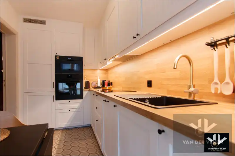 APPARTEMENT MET 3 SLPK - 102 m2 + terras - INCLUSIEF GARAGEBOX foto 6