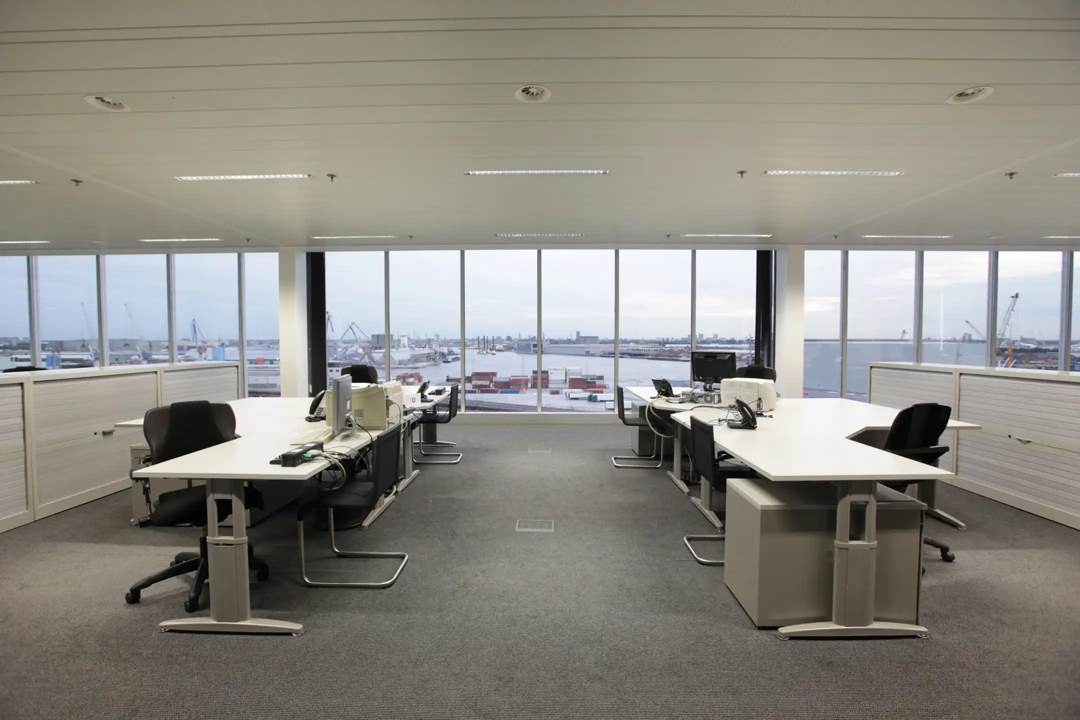 Kantoorruimte in een business center te Antwerpen Haven!  foto 2