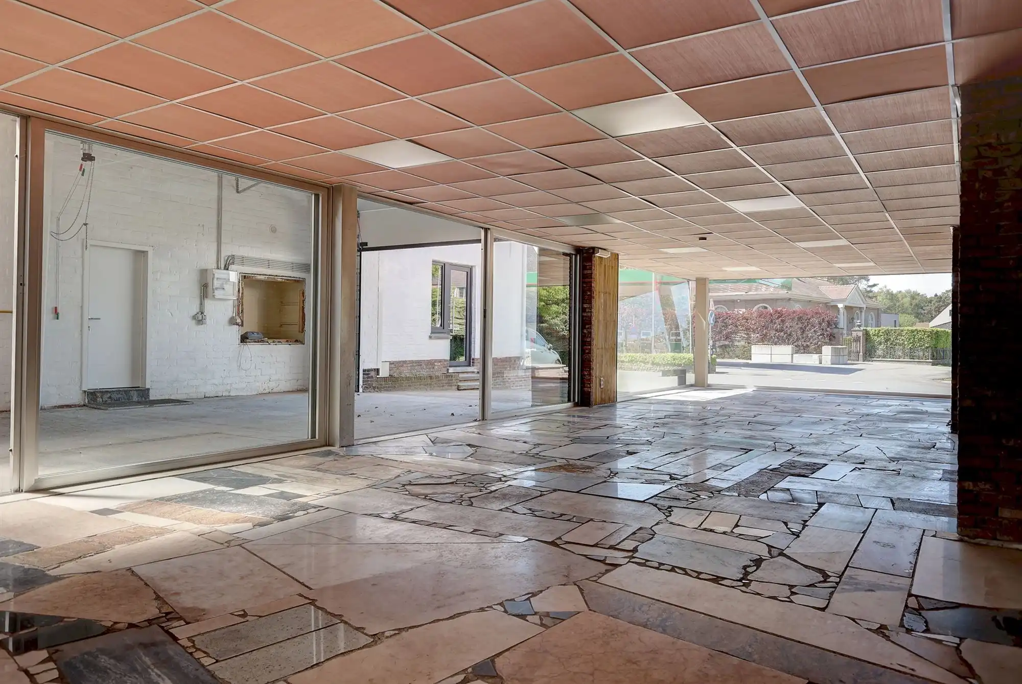 Ruime woning met magazijn van 302m²+ winkel foto 5