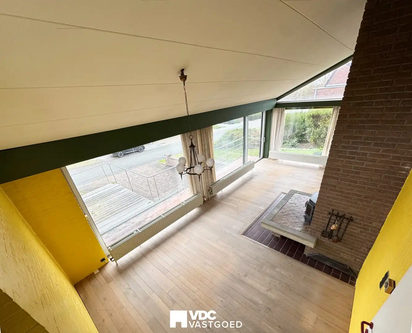 Ruime open bebouwing met prachtige tuin en veel potentieel foto 12