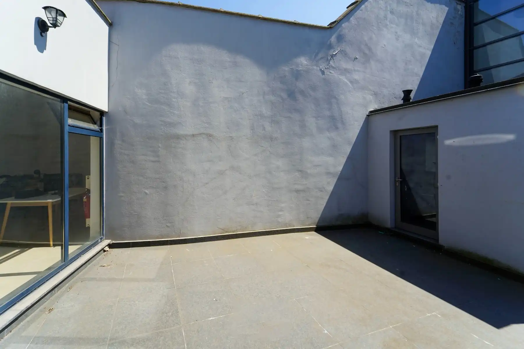 Recent volledig gerenoveerd handelspand (+-280m²) in Sleepstraat TE HUUR met een moderne uitstraling. foto 18