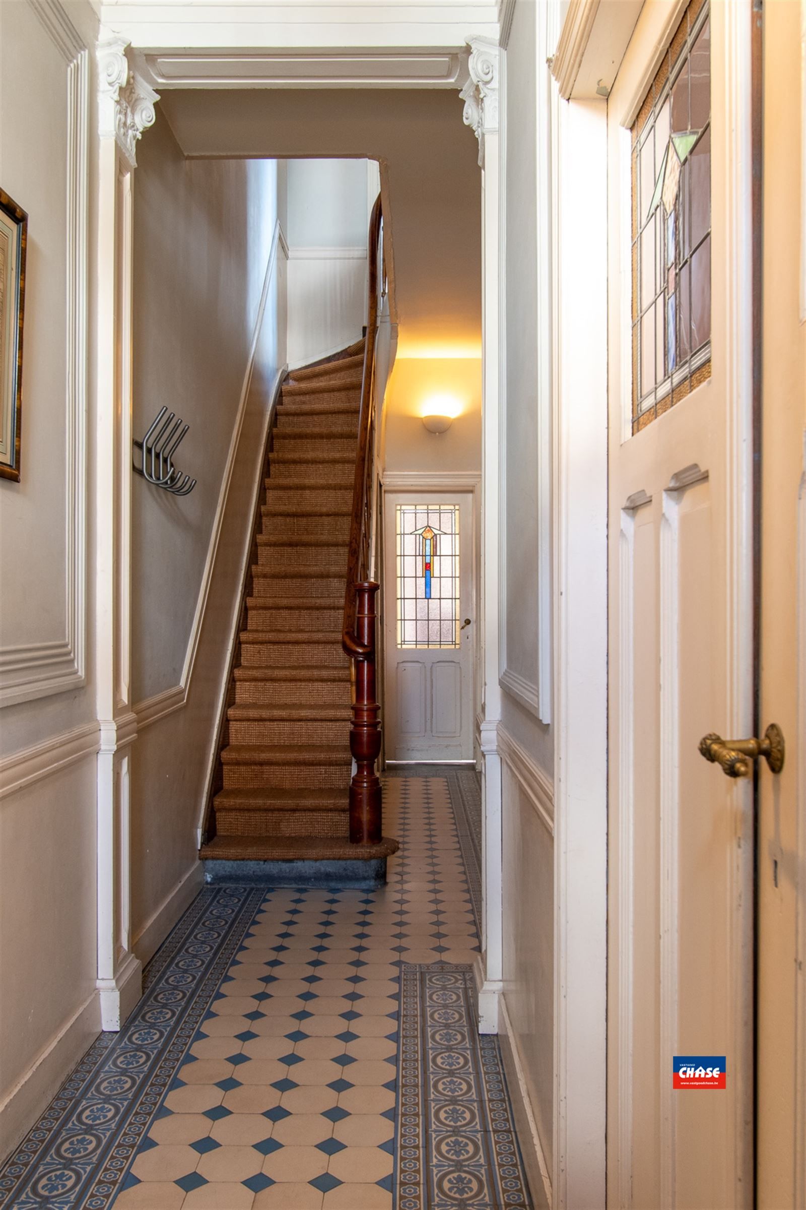 Karaktervolle burgerwoning met 4 ruime slaapkamers en stadstuin foto 12