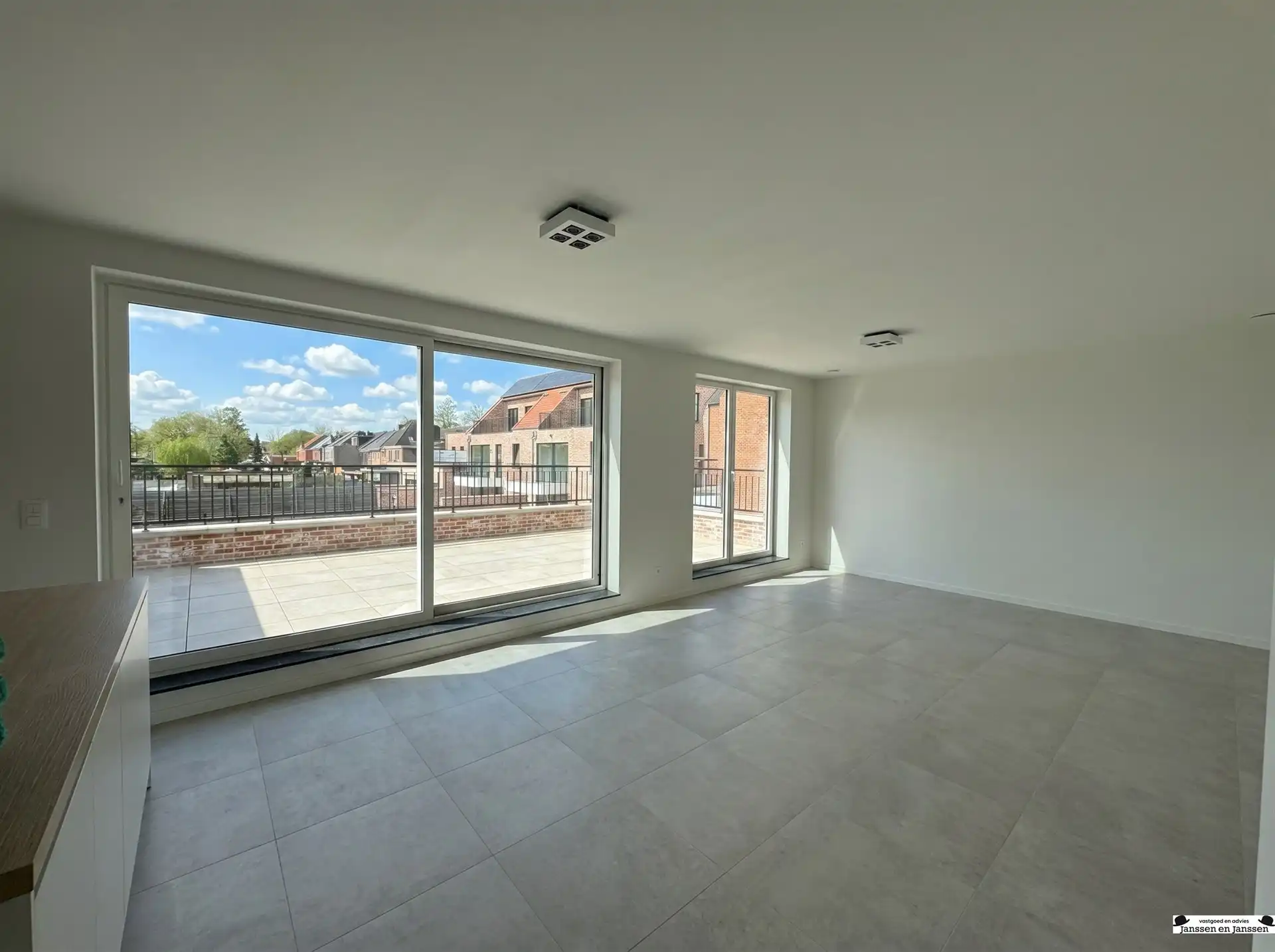 Luxe appartement, centraal gelegen met groot terras, 3 slaapkamers en EPC A foto 2