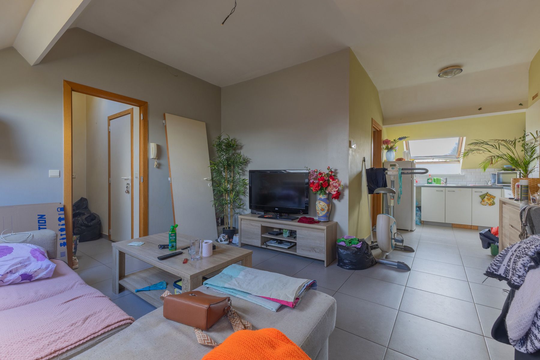 Zeer ruime eengezinswoning met 6 kamers, tuin en garage foto 25