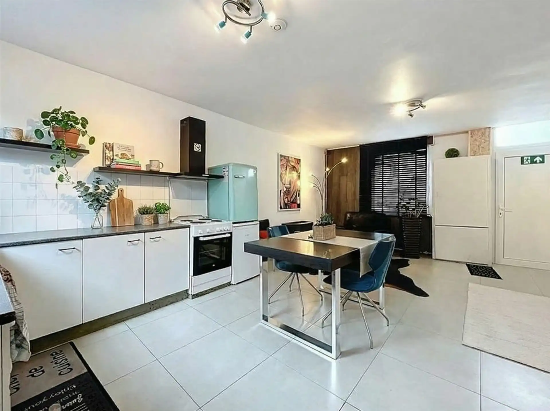 Gezeligge woning met 2 slaapkamers, volledig vernieuwd! foto 4