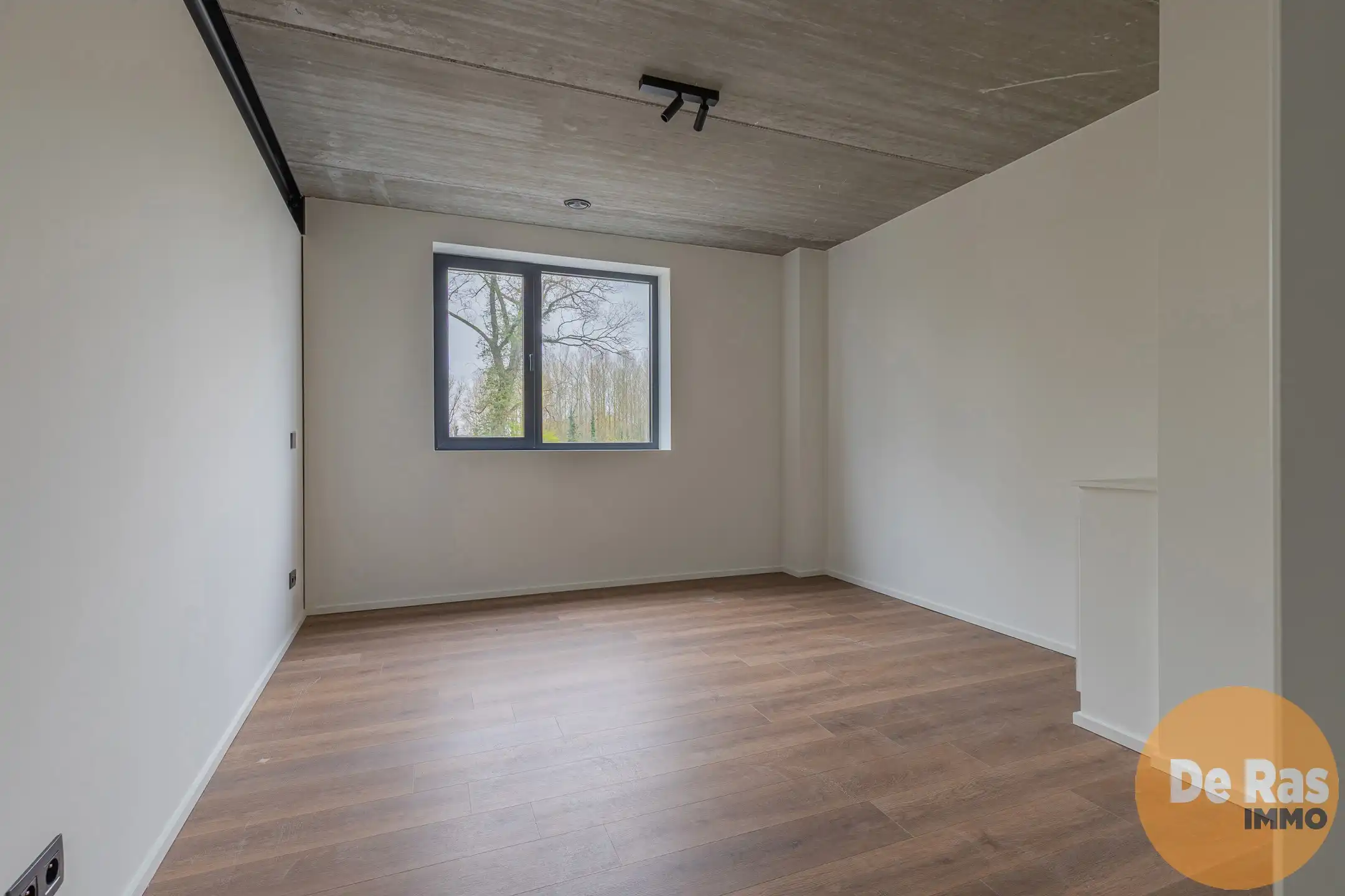 VLIERZELE - Nieuwbouwwoning in moderne betonarchitectuur foto 14