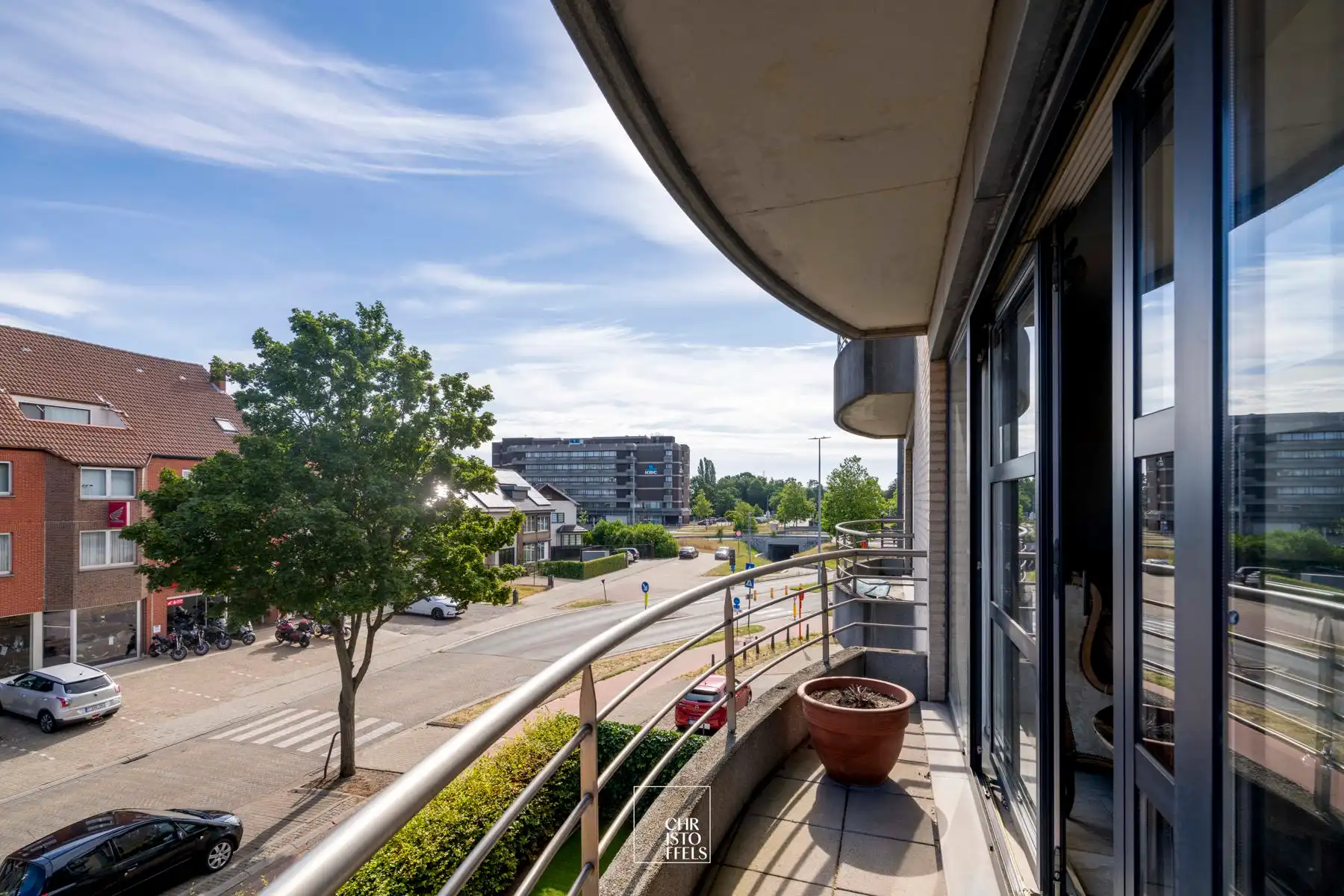 Ruim één slaapkamer appartement aan de stadsrand in Hasselt! foto 2