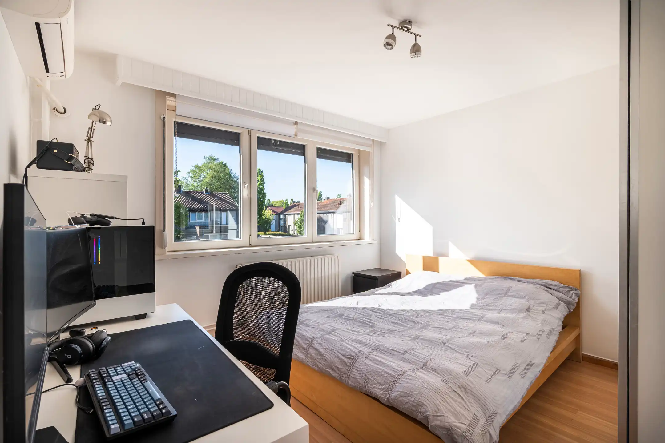 Instapklare gezinswoning met 3 slaapkamers en garage foto 12