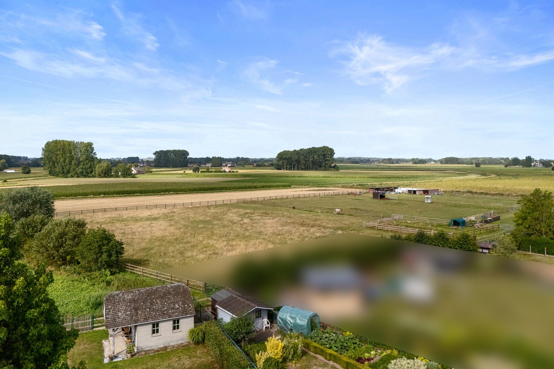 Mooie gezinswoning met zicht op velden en rustige ligging foto 18