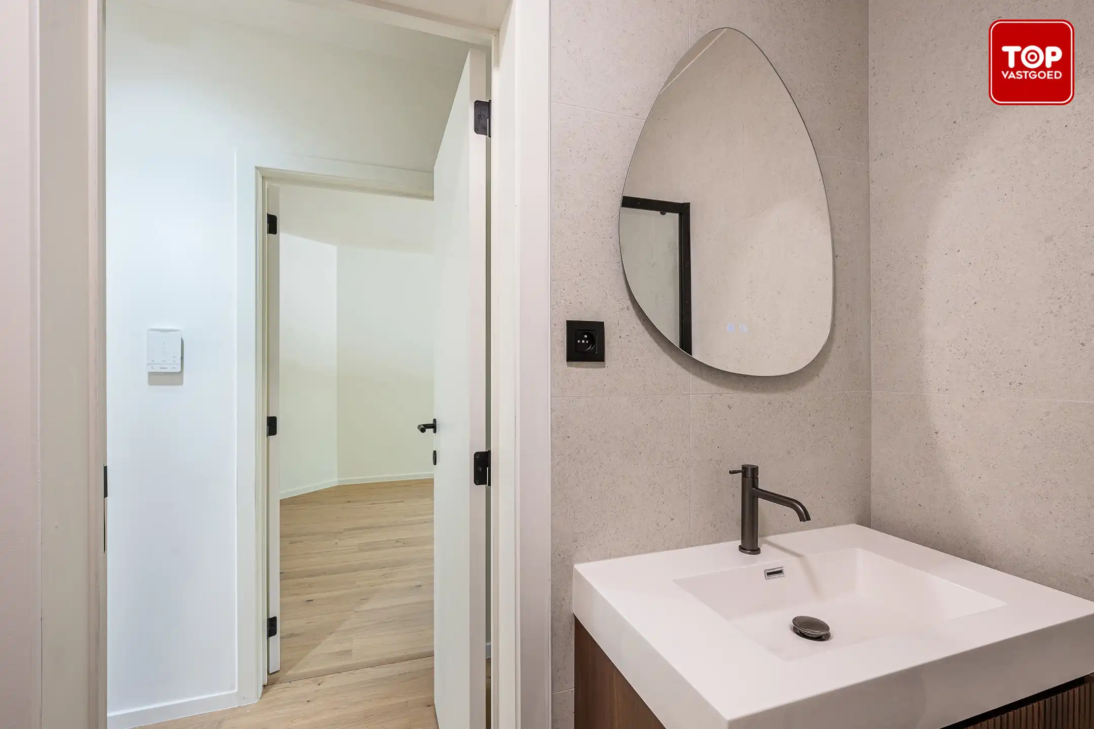 Volledig gerenoveerd appartement met EPC A foto 10