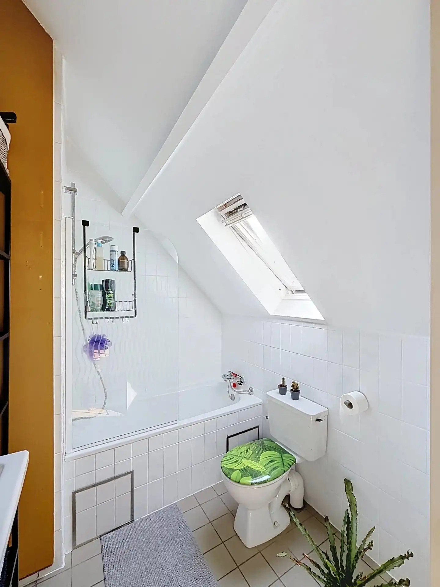 Gezellig en ruim duplex appartement in hartje Lommel met staanplaats. foto 16