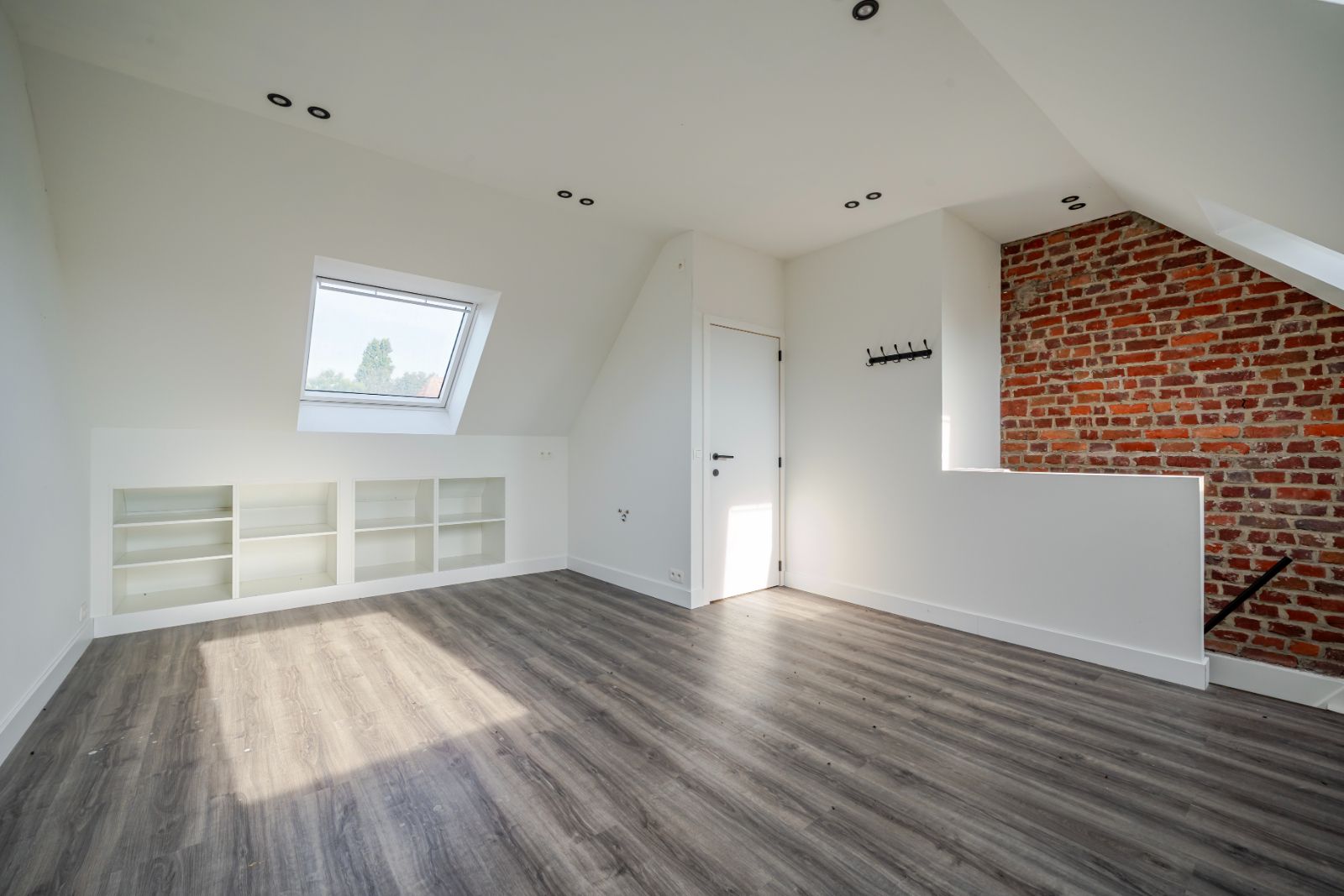 Eerste kijkdag 28/06/2025 tussen 09.00 en 10.00 uur! Af te werken woning met garage! foto 19
