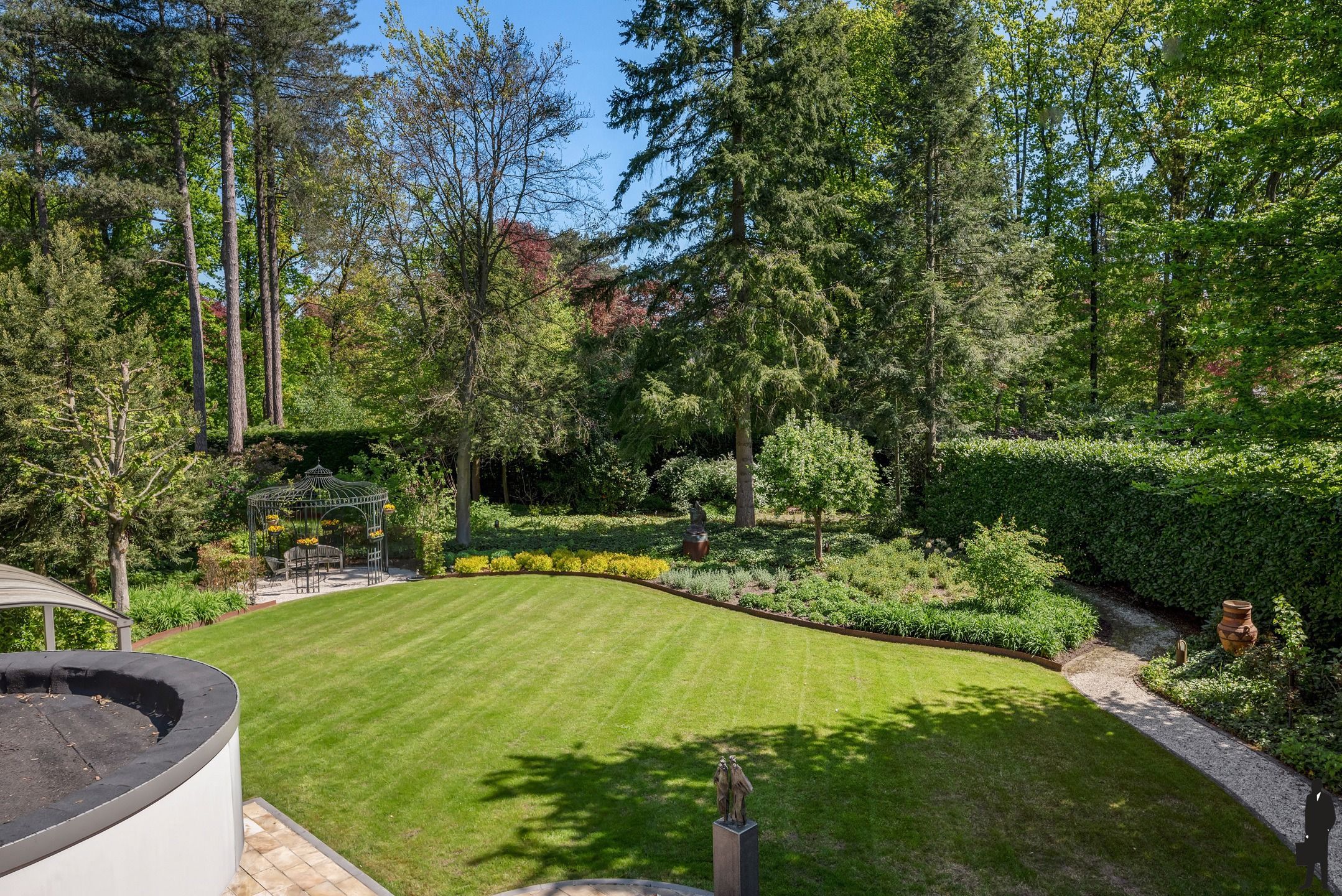 Residentiële villa op hoekperceel van ca. 2.452m² foto 27