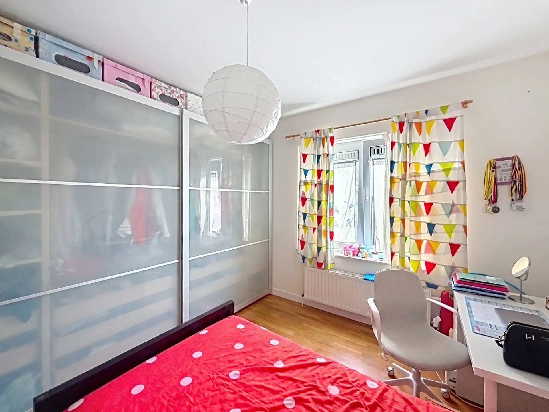 Appartement met 2 slaapkamers in een woonwijk! foto 9