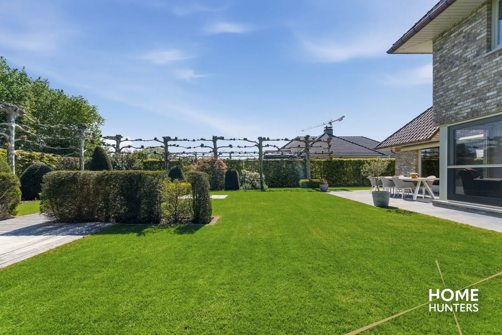 luxe villa met 4 slaapkamers, ruime tuin en een dubbele garage op een rustige locatie te Ieper foto 30