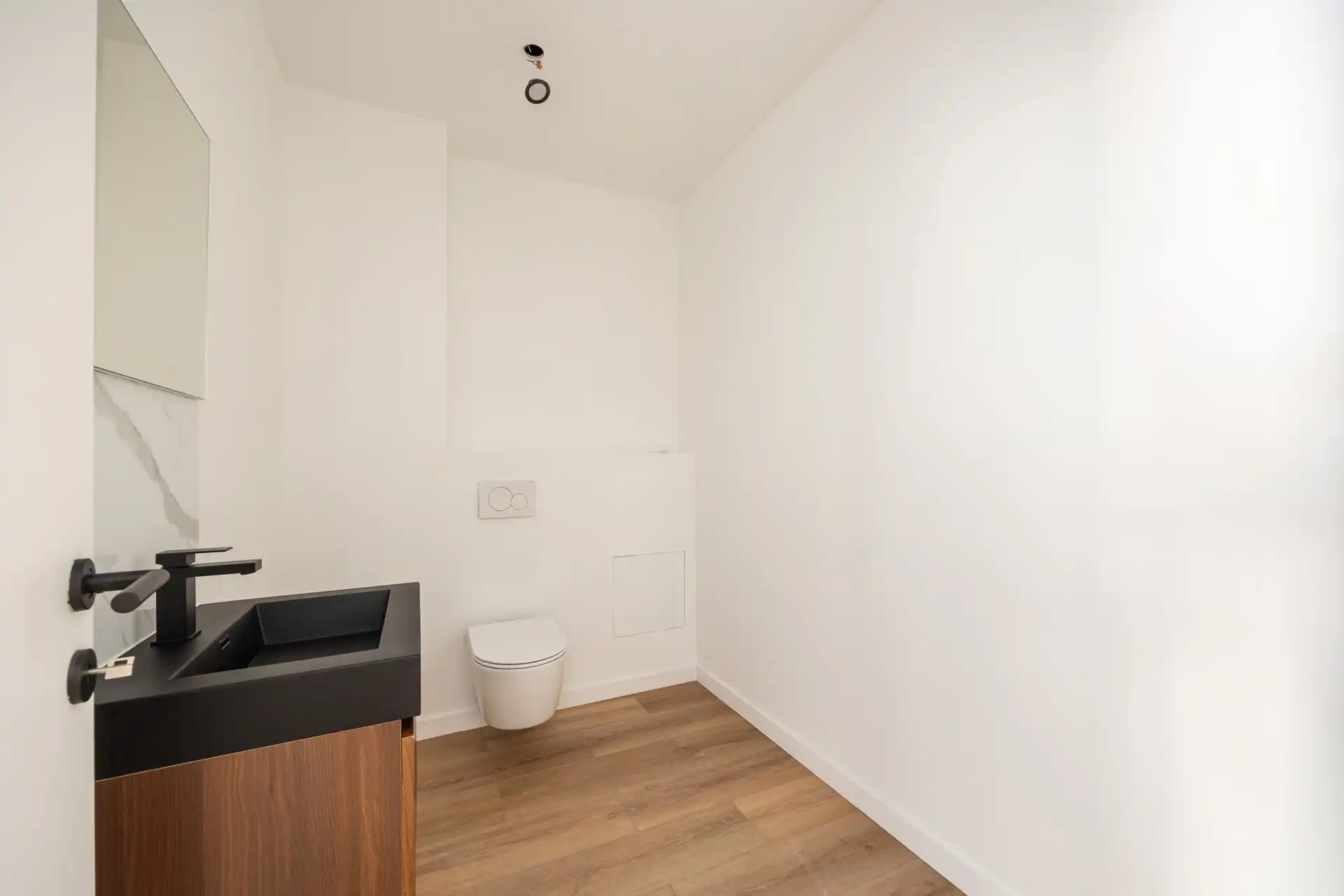 Hoogwaardig gerenoveerd GLVL-appartement met 2 slpks en tuin foto 14