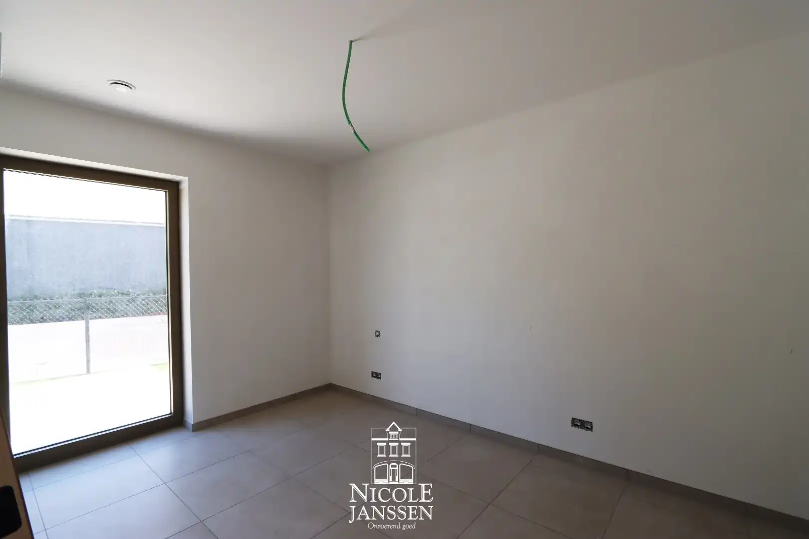 Gelijkvloers appartement met drie slaapkamers foto 10