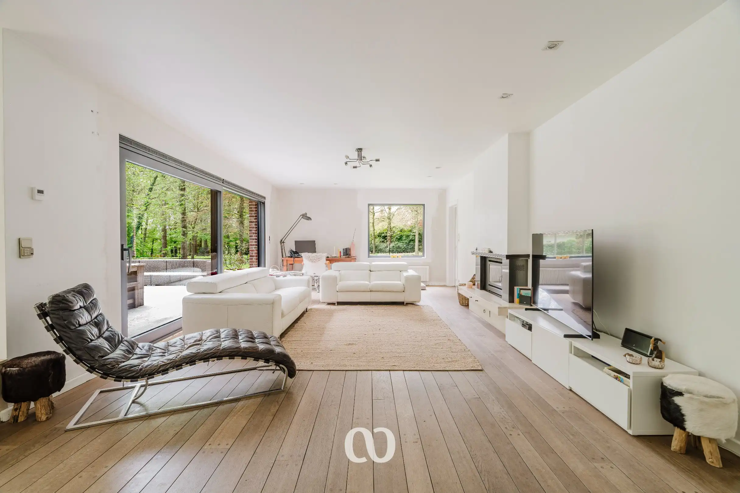 Uitzonderlijk gelegen woning op 5.000 m² met 5 slaapkamers en volledige privacy foto 3