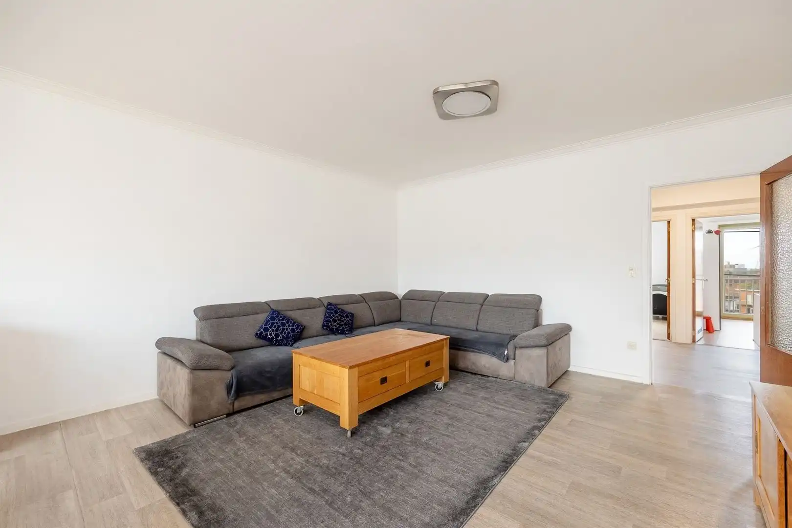 Appartement met 2 slaapkamers, terras en parking foto 5